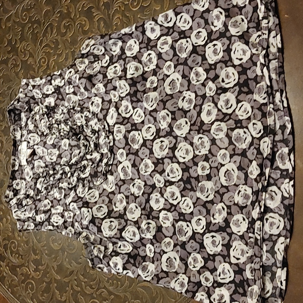 $10 Add On Loft Sleeveless Top Sz Med Petite